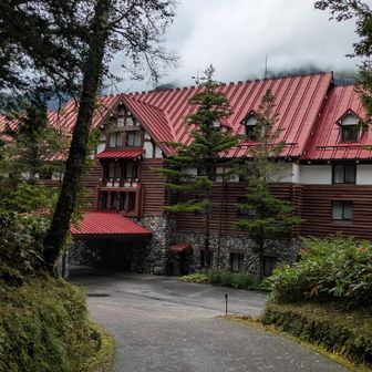 赤い三角屋根の帝国ホテル