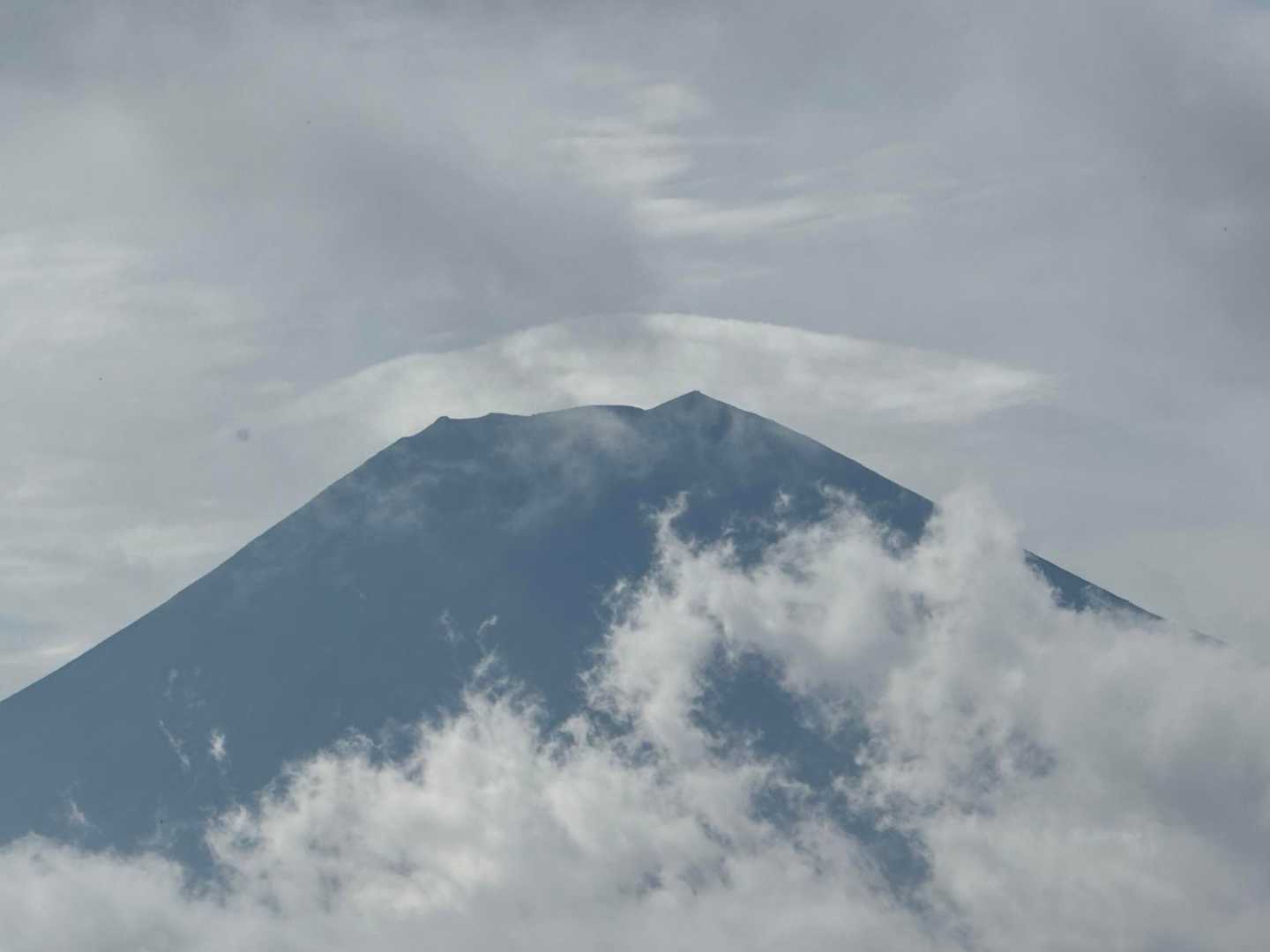 頂上の雲が発達したら笠雲になるのかなぁ？