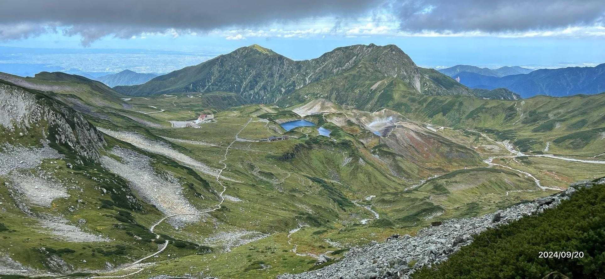 大日岳、奥大日岳に陽の光が注ぐ
この景色も、ああ絶景なり！