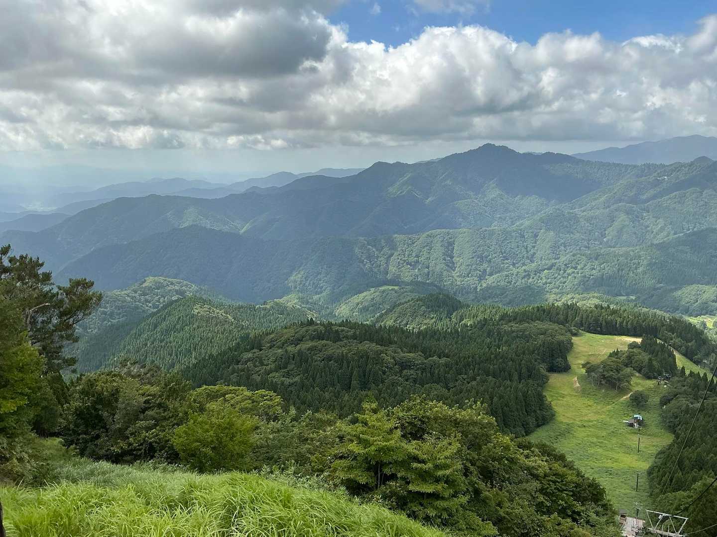 そして、この景色を見ながら下ります。

ここも激斜面とありましたが💦
