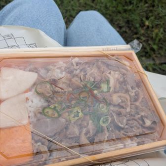 旦那がもらってきたお弁当をもらった✌
