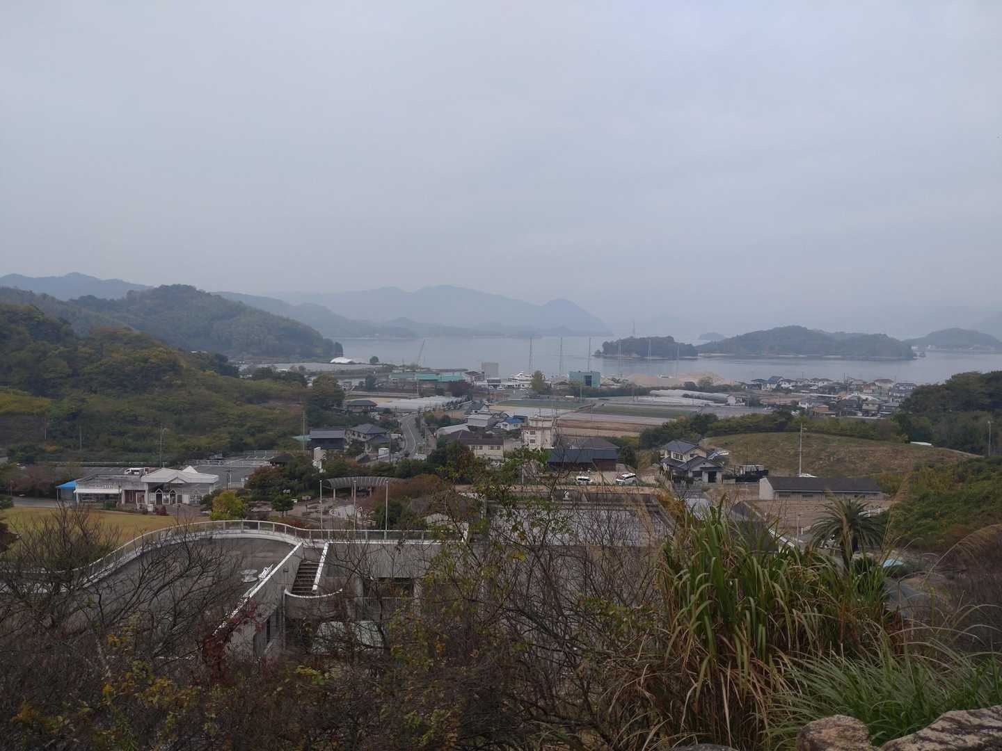 少し霞んでいます…　しかも暑い…　早くも汗、汗です😅　