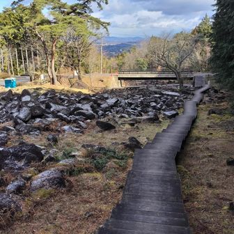 鍋倉渓。
なるほど神秘的な地形でした。
全国的にも珍しいものだそうです。