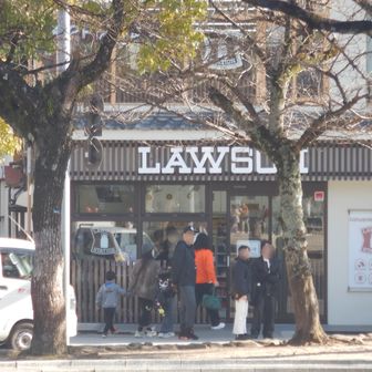 桟橋前のコンビニで部屋飲みの缶ビール購入🤗