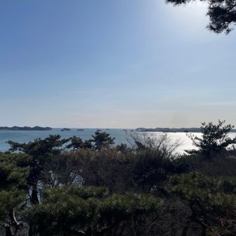 双観山到着
展望あり

ここでお昼にしたかったけど
風強くて寒くて無理だった😓