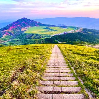 🌤️Stairway To Heaven(天国への階段)🏞️阿蘇映える山の頂き🌅夕駆け