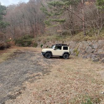 竜王山の駐車場 トイレはなし
道中はけっこう狭い峠道でした