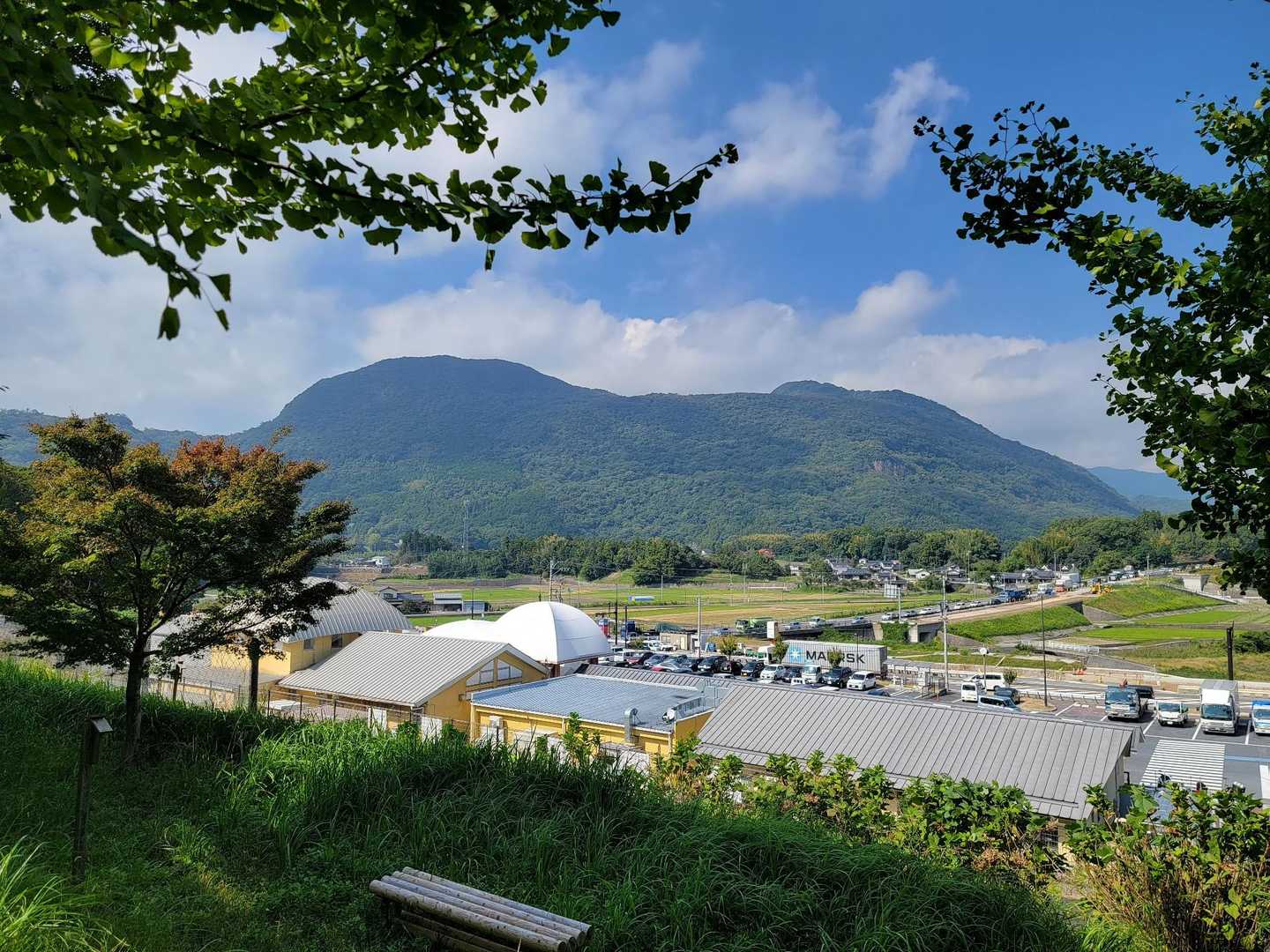 道の駅かわらの第２駐車場最後の一台停めれました。