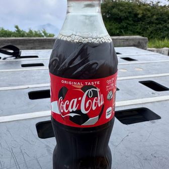おトイレは200円。コーラは350m 500円。
350mは私にはちょうど良いサイズ。コーラが沁みた😂