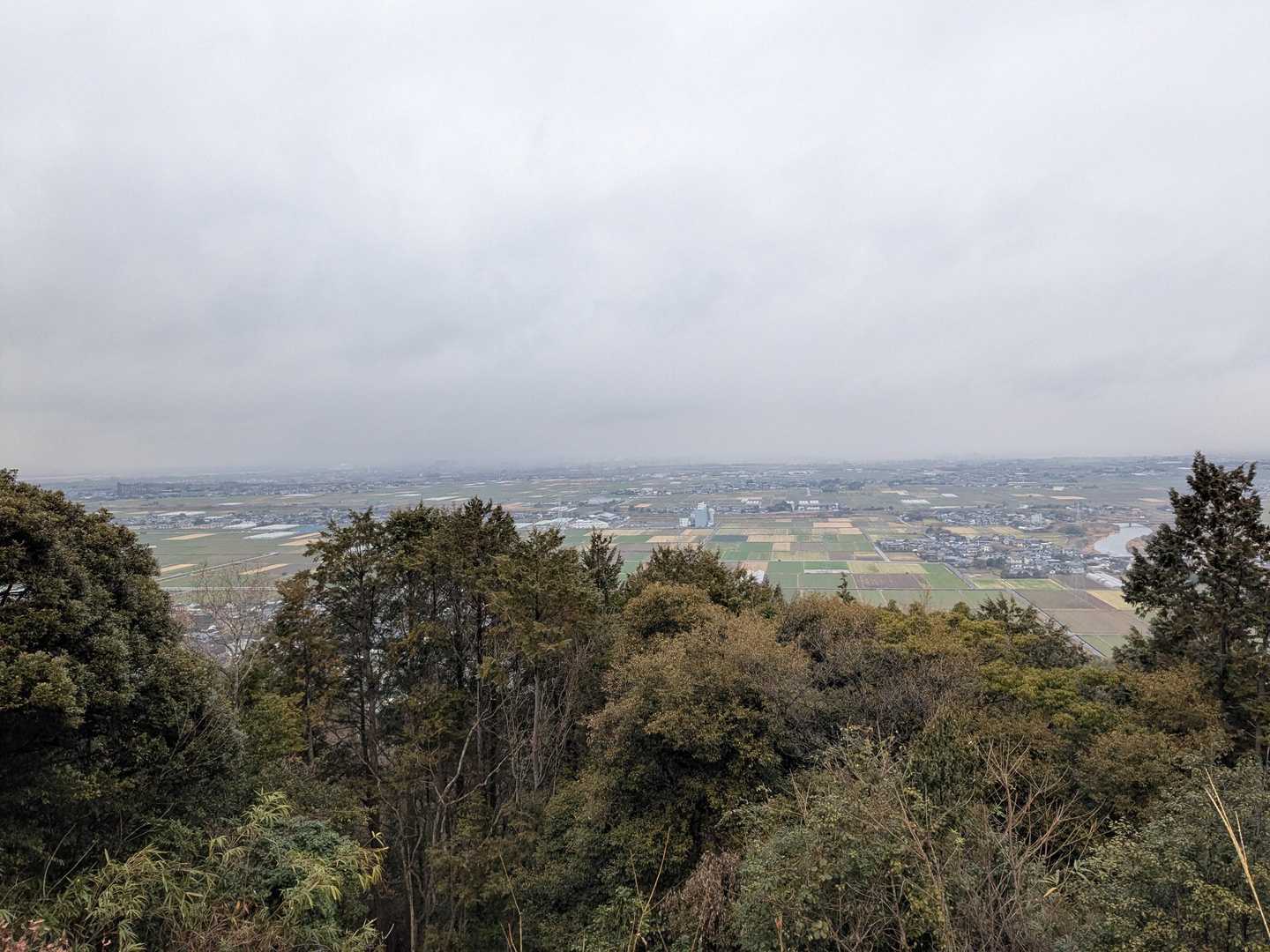 天気が悪くいつもの甲佐岳が見えません