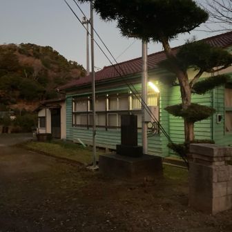 梨沢公民館です。この時間ですが２台目でした。ここでお会いした女性は、トビ岩山、物見塚山から白狐の方へ抜け、小鋸山、嵯峨山、で戻ってくるとのことでした。お気をつけて🖐️