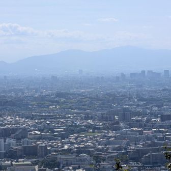 こちらは二上山〜大和葛城山〜金剛山