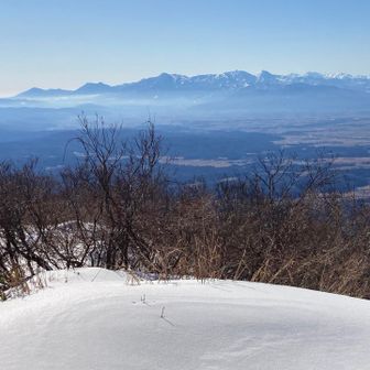 頚城三山+信濃黒姫山、飯縄山。