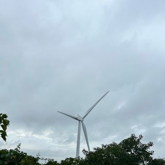 頂上近い!
頂上まで残り1.5km辛かった…
