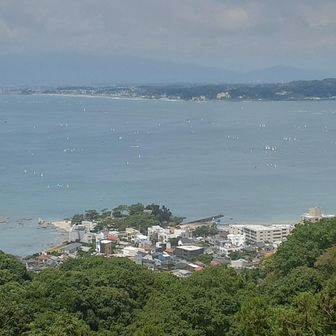 はい！飛んで大峰山山頂。

ここ大峰山山頂も貸切り萌え。🤭

晴れてはいるが曇りがちなのでマリンブルーの輝きが今一つ。😢
でもここが私のTop of the World

https://youtu.be/vNAq8FZY-2I?si=NJ5SsJuhMDBjOgY7