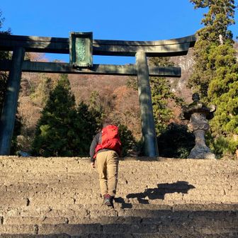 さぁ妙義神社からスタート。何気にこの石段が一番きつい。
