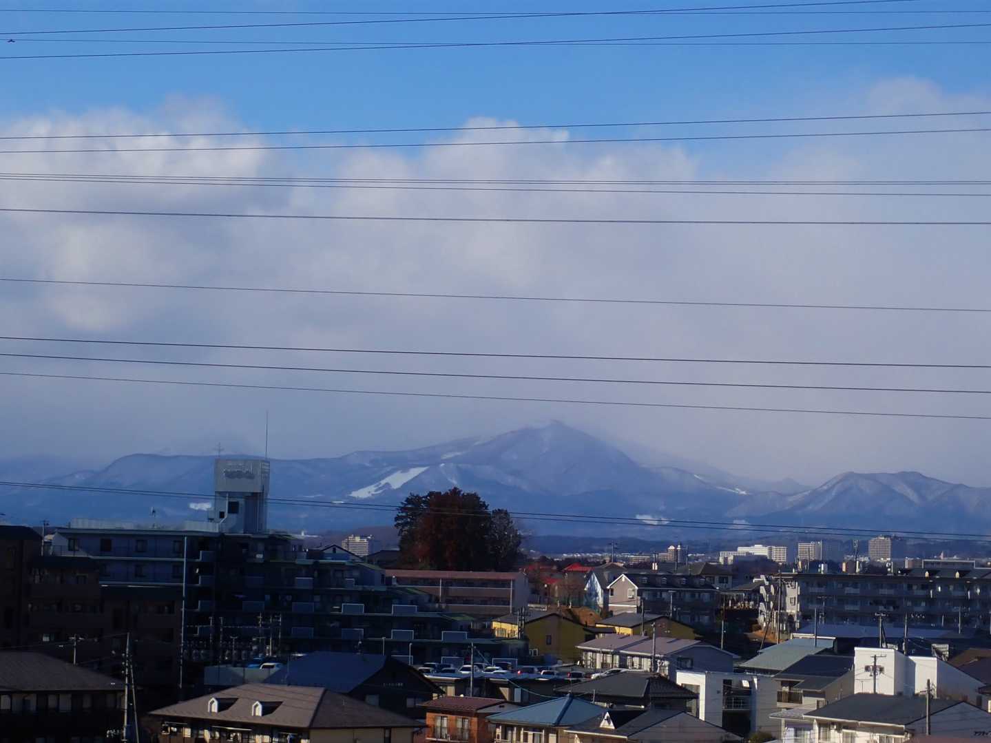 泉ヶ岳も寒そう💦💦