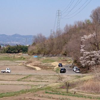 崇台山 懐かしい2018年4月1日の安中市側の登山口、駐車スペースがありませんでした