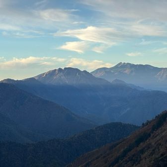 焼岳と乗鞍岳。