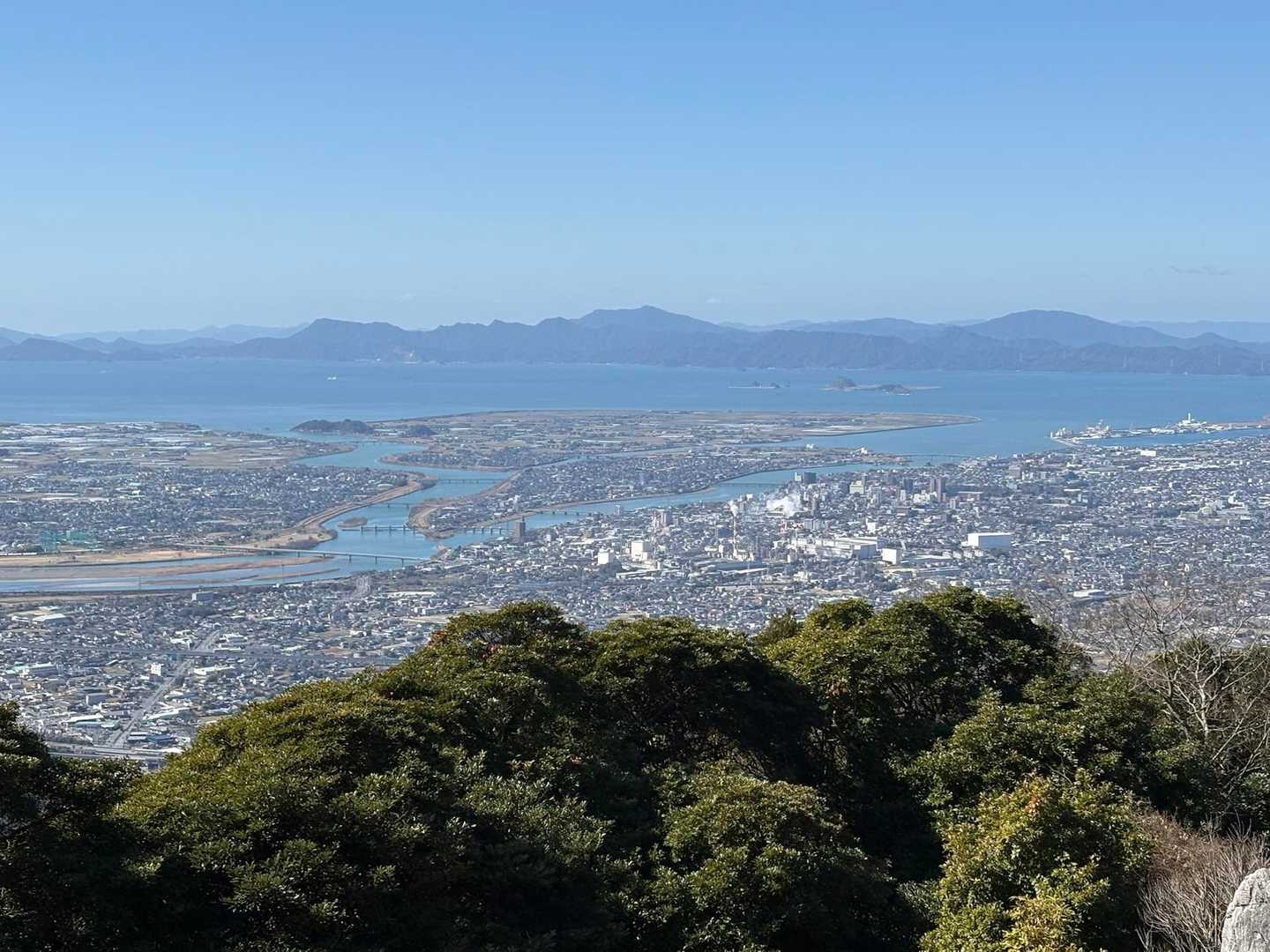 八代海の向こうに天草の山々
