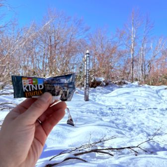 シャクナゲ平で軽くカロリーチャージ