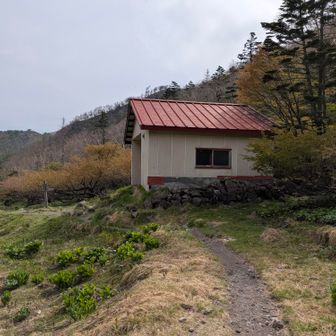 五色沼避難小屋
