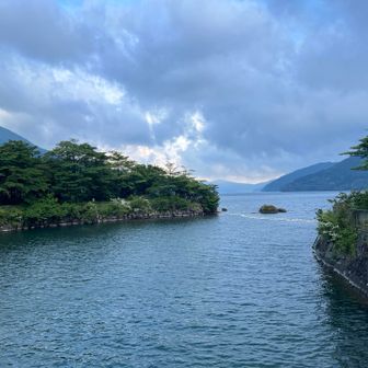 湖尻水門から芦ノ湖