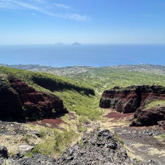 赤だれ　実際はもっと地層の色が鮮明です。