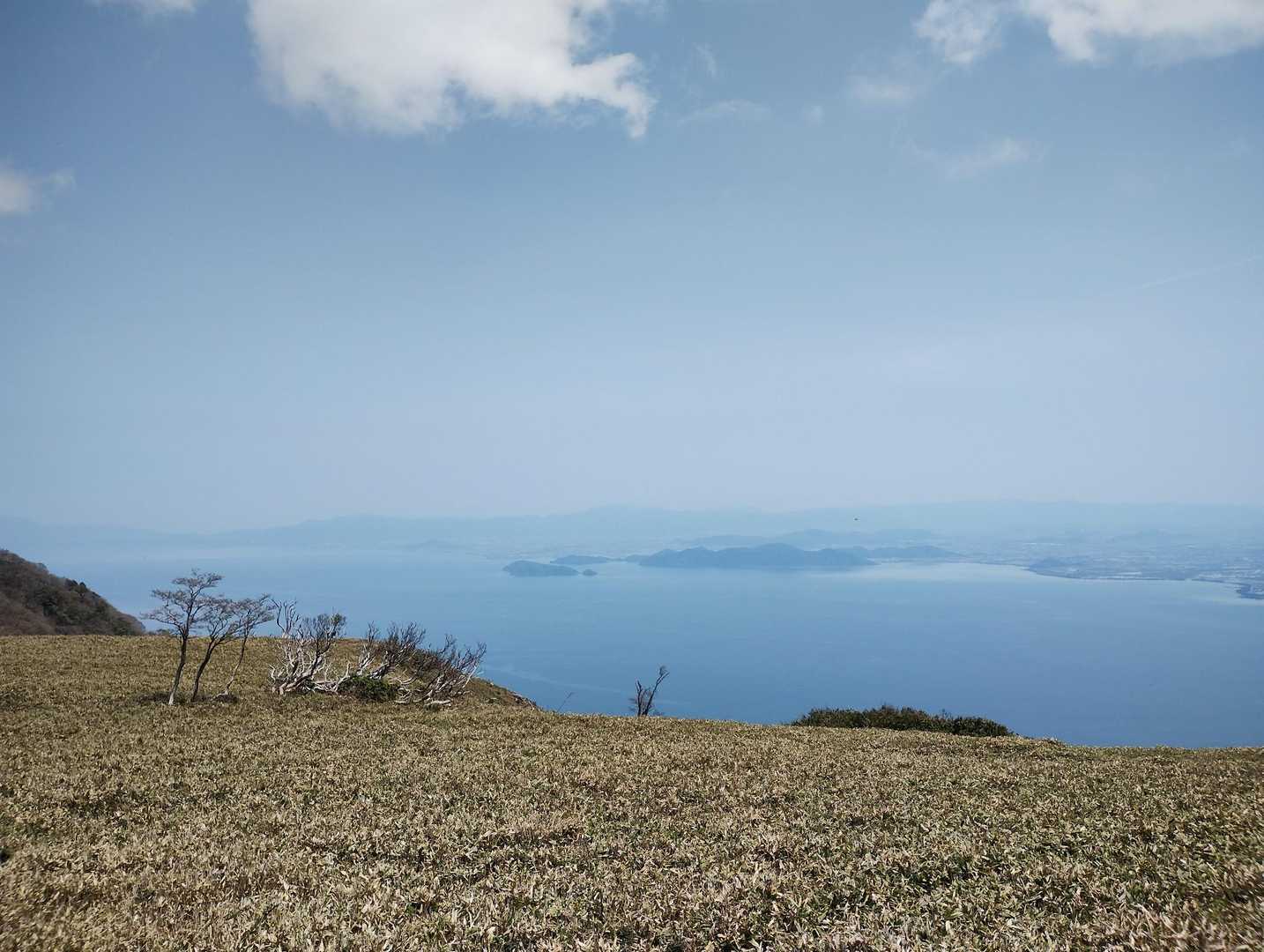 右手はずーっと琵琶湖が望めます