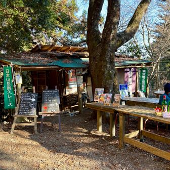 結構ちゃんと頑張りました！
長尾茶屋で休憩
今年もたくさんの山小屋や茶屋に助けてもらったなぁ
ここが今年の茶屋納め