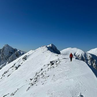 スリリングな稜線歩きでした😁