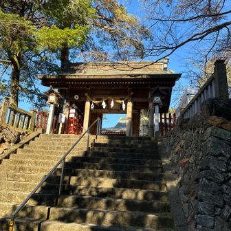 地元の方がたくさんお参りにいらしてました