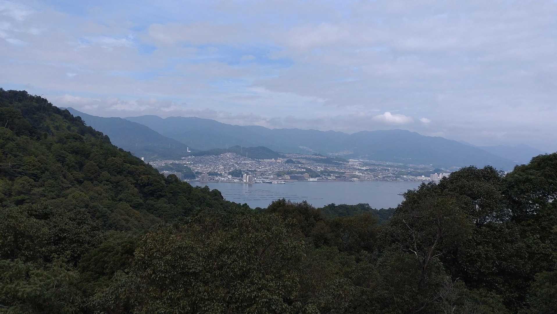 この辺で晴れて来て廿日市の町もくっきりと⤴️