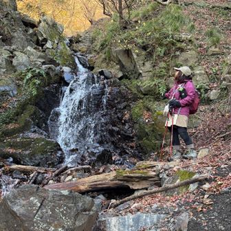 井戸谷ルートの沢谷渡りにて…