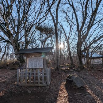 こっちは霊山城跡