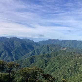 御在所岳と奥が雨乞岳になるのかなぁ