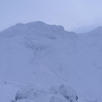 上富良野岳に人影が。
