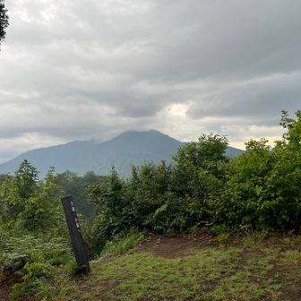 巻機山は見えない