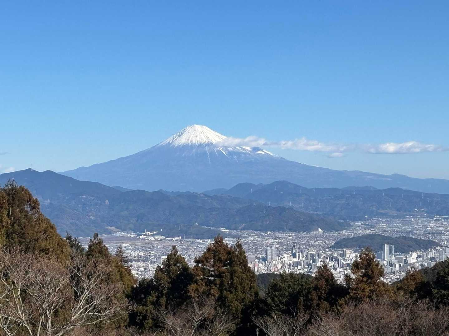 満観峰、山頂に到着。富士山ドーン😃