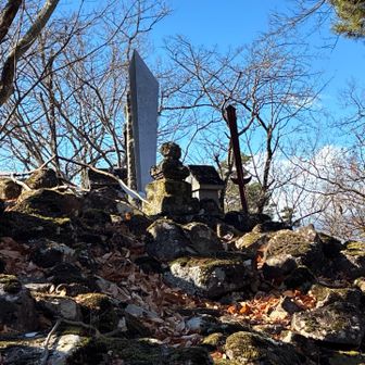 大きな剣が三つ！