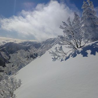頂上目前で屏風が見えてきた！