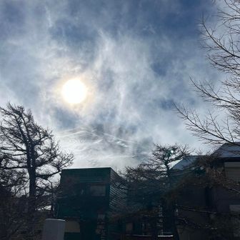 山頂がとてもキレイに見えて、カメラを構えた時には雲が流れてきた。この直前はすごくキレイだったのよ。