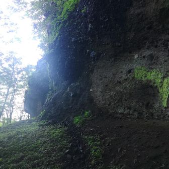 水が染みだしてるよ。