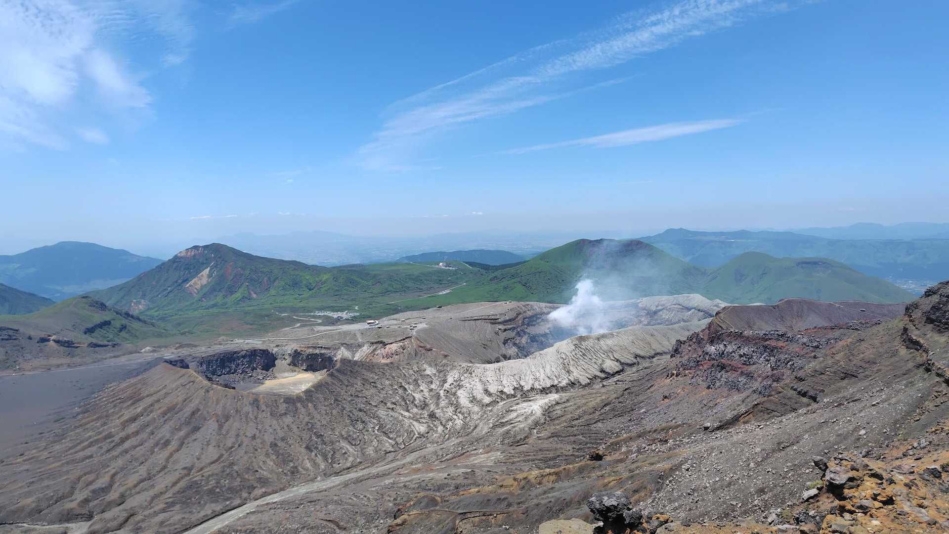 火口あたりまで戻ってきました