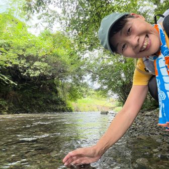 川の水も冷たくて気持ちイイ