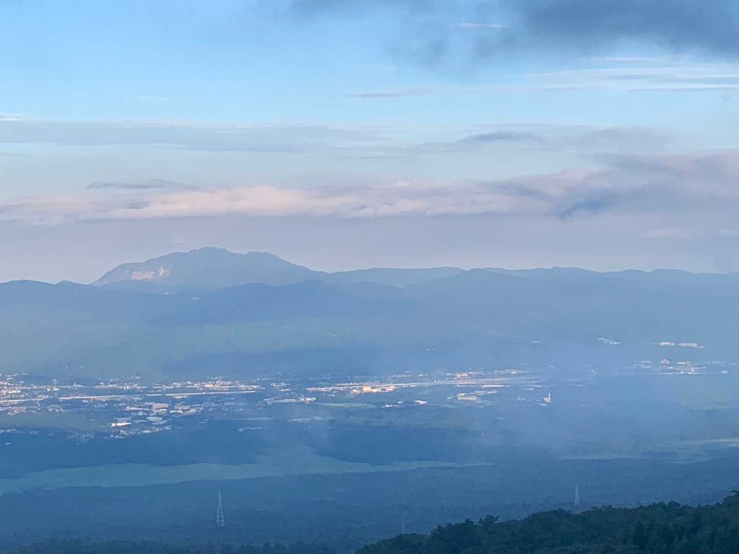 正面の大山みたいな山は何山だろう？