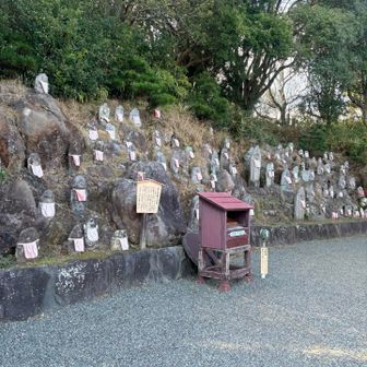 この地蔵がいい感じ