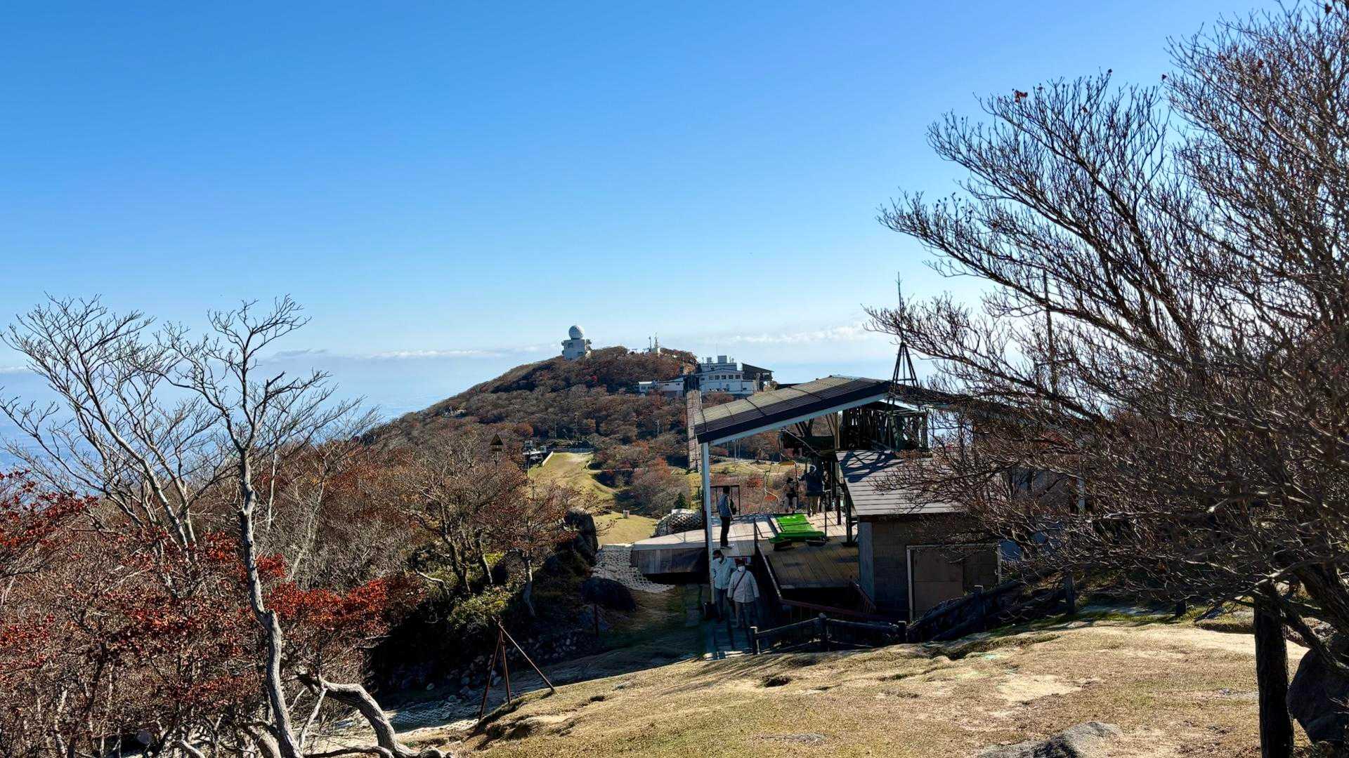 御在所ロープウェイ🚠とリフトあるから大勢方がみえる✨
観光地だ