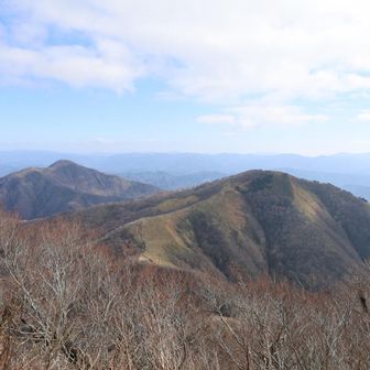 下蒜山、中蒜山が見下ろせるようになって