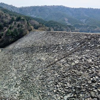 無事下山
(稲村ダムロックフィルダム)